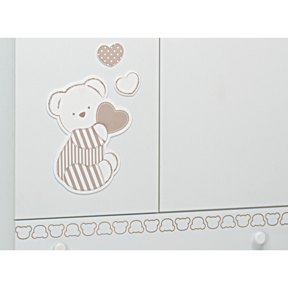 The Dolcecuore wardrobe is decorated with a sweet little teddy bear