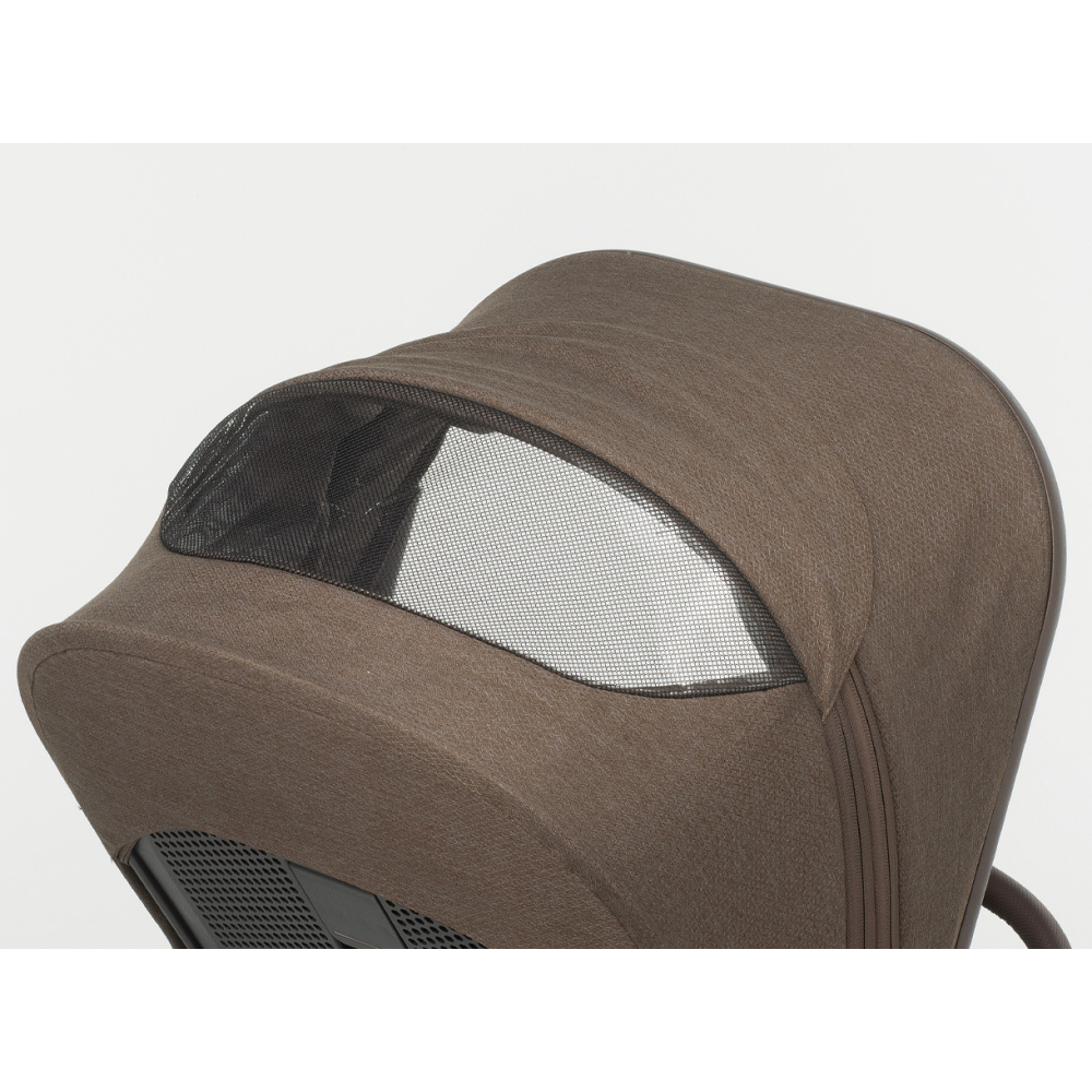 Capottina con finestrella osserva bimbo