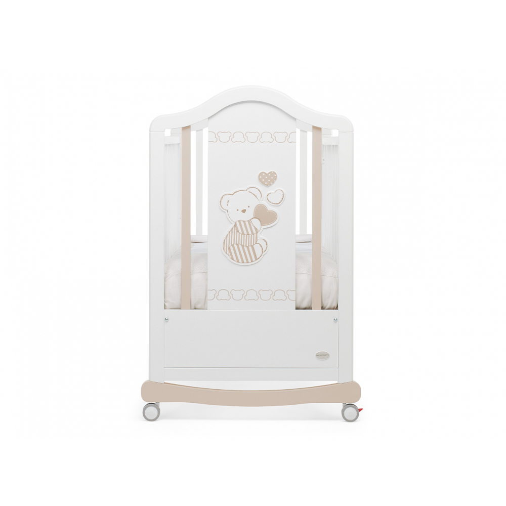 Headboard with rounded shapes, embellished with tender hearts and a cute