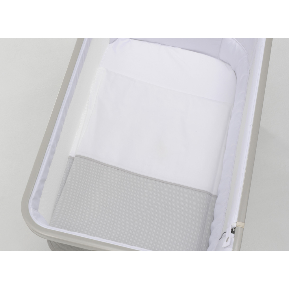 Ricami classici nelle tinte del grigio