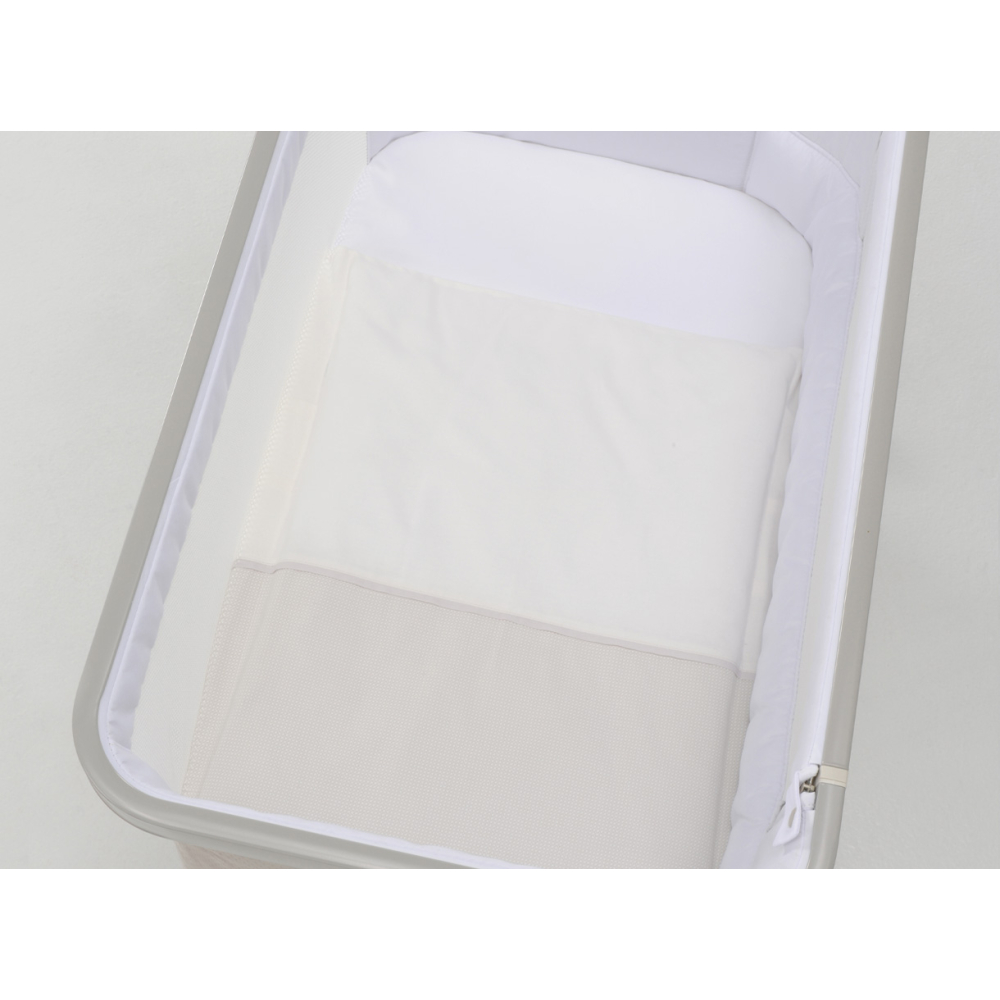 Ricami classici nelle tinte del beige