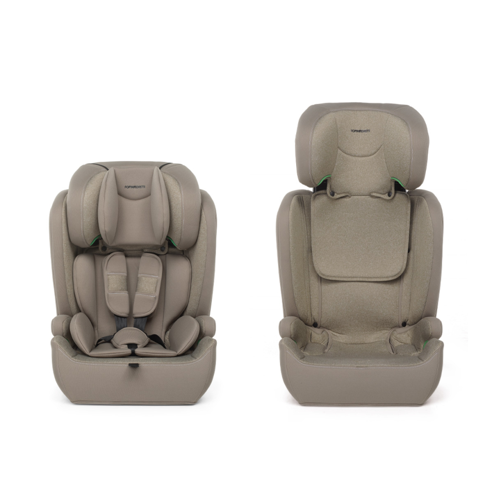 Headrest and harness can be adjusted simultaneously with one hand device