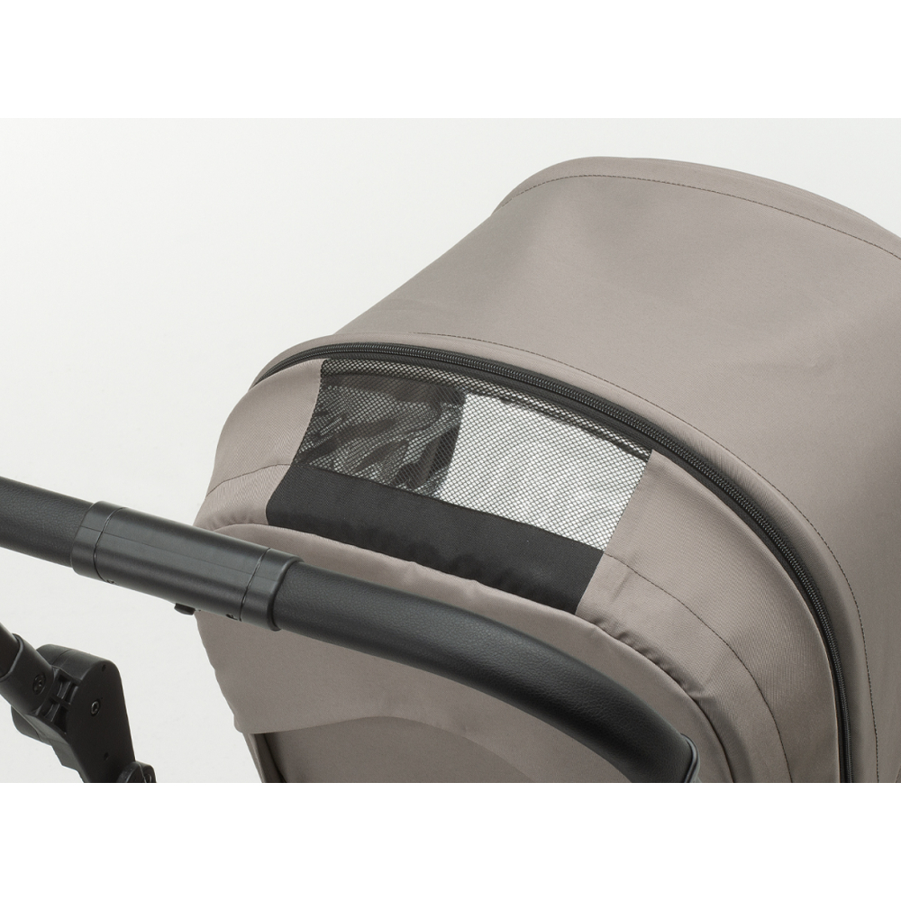 Finestrella osserva bimbo