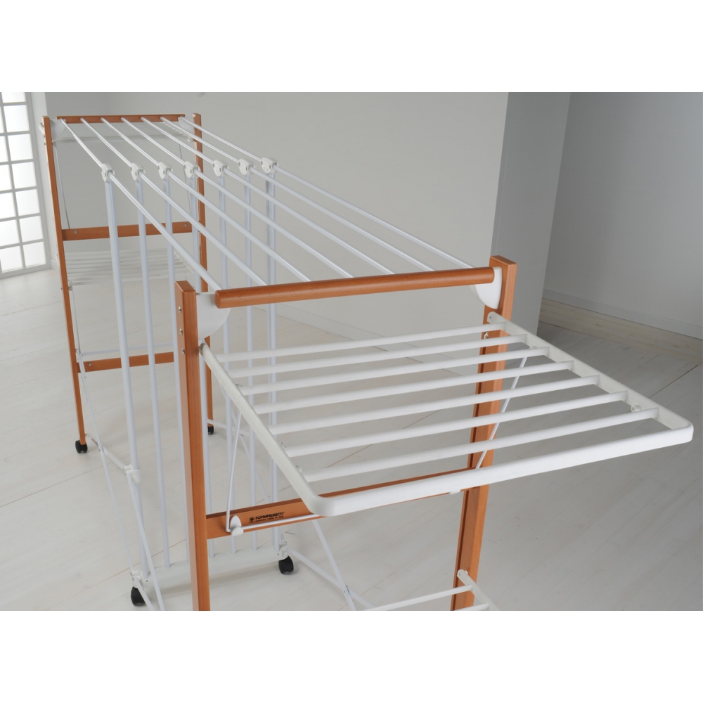 Extendable clothes airer with solid wood frame